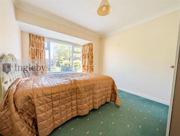 2 bed Semi-Detached Bungalow for sale Image 8