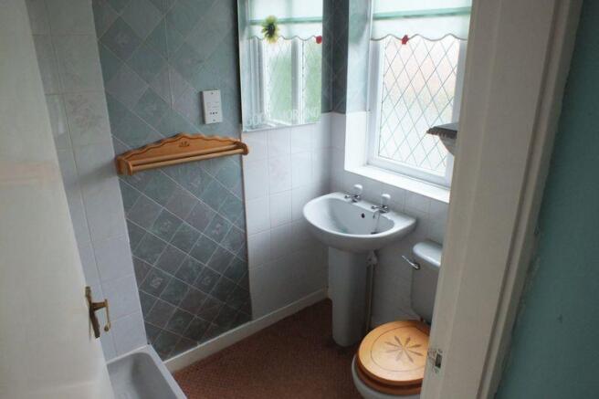 EN SUITE SHOWER ROOM