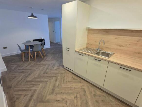 Kitchen/Dining