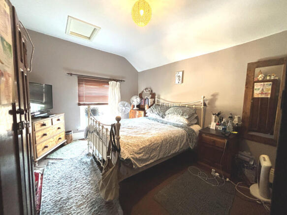 3 bed Terraced for sale Image 7