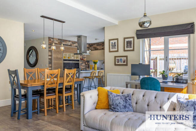 5 bed Detached for sale Image 10