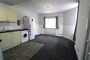 142, William Street, Grays RM17 6DZ