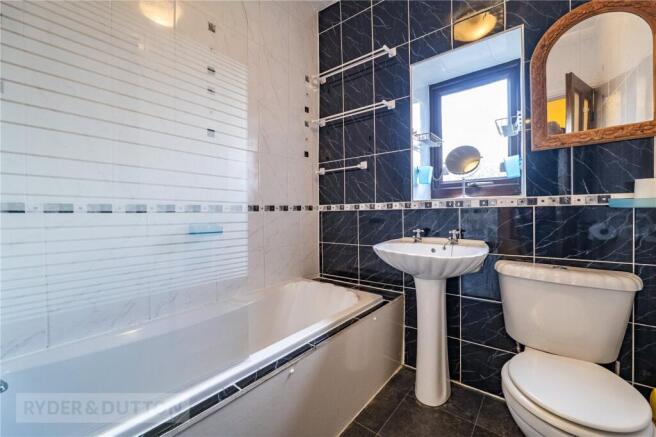 3 bed Semi-Detached for sale Image 12
