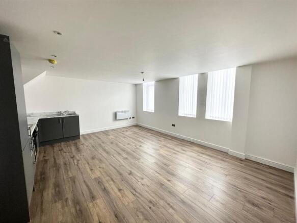 Lounge / Kitchen