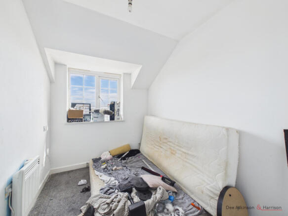 2 bed Flat for sale Image 8