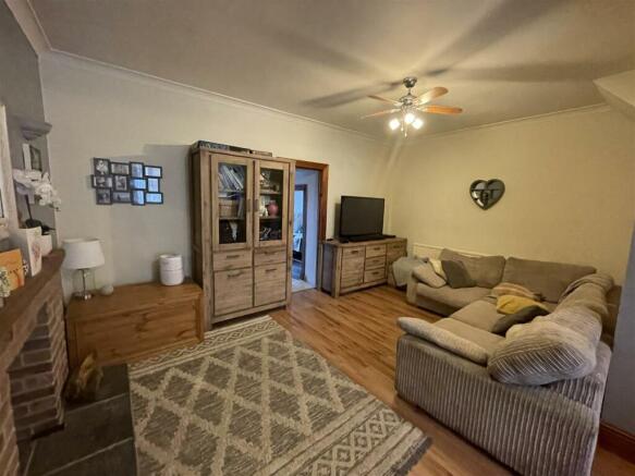 Lounge/Dining Room
