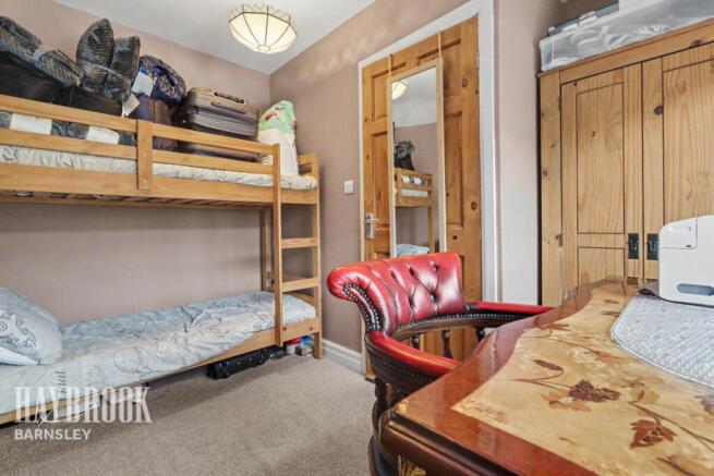 6 bed Semi-Detached for sale Image 12