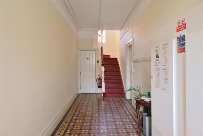 Flat 1 64 Bodenham Road (35).jpg