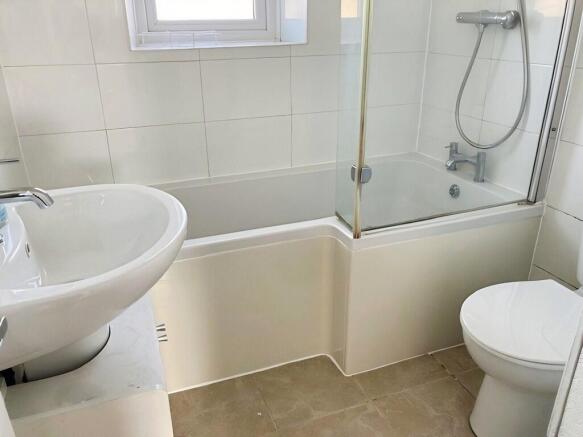 3 bed Terraced to rent Image 7