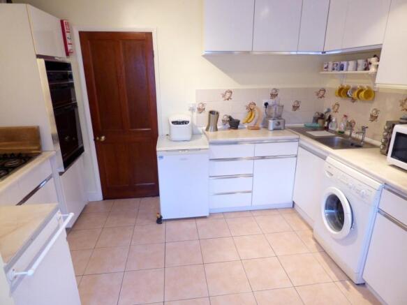 2ND KITCHEN