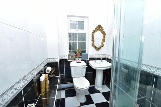 Shower Room.jpg