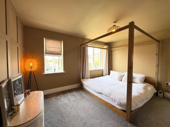 4 bed Detached for sale Image 11