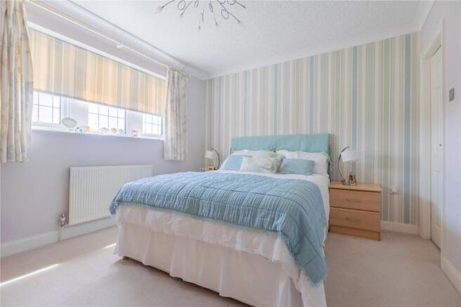 4 bed Detached for sale Image 12