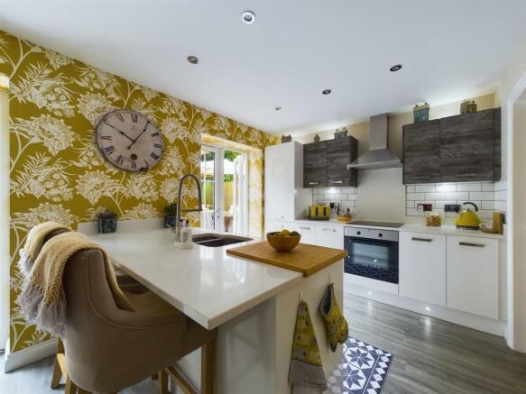 KITCHEN/DINING ROOM