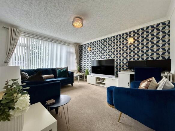 4 bed Semi-Detached for sale Image 4