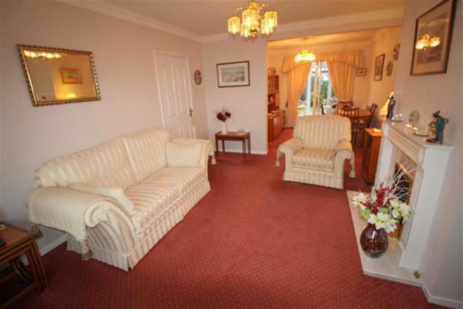 Lounge/Dining Room