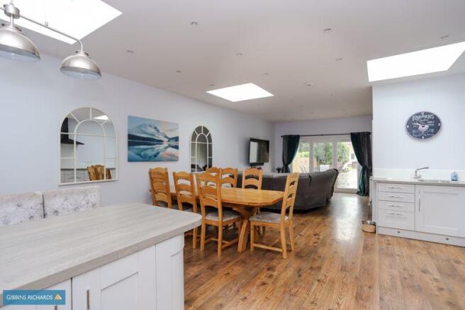 Kitchen/Dining...