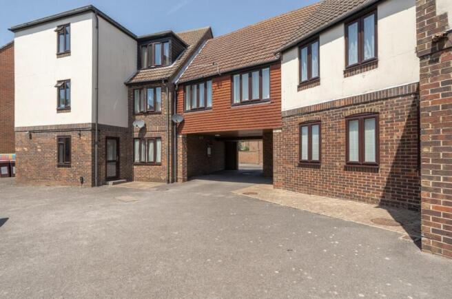Lewis Road, Selsey, PO20 photo 4