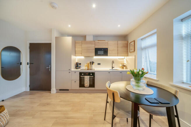 1397183-6-69612b8...