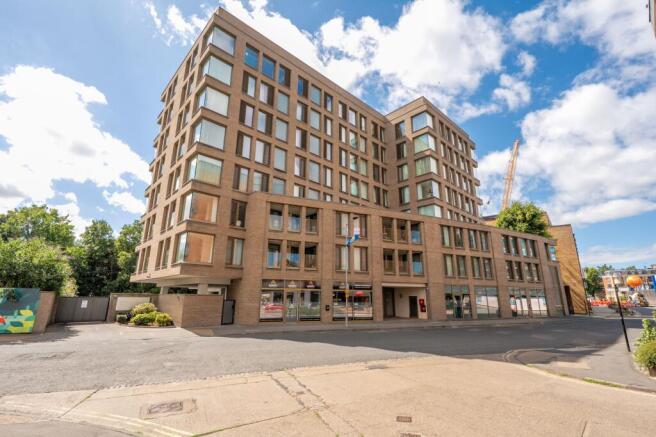 2 bed Flat to rent Image 11