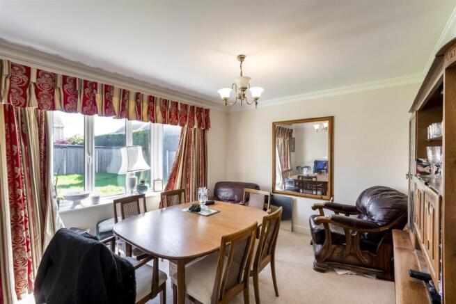 4 bed Detached for sale Image 6