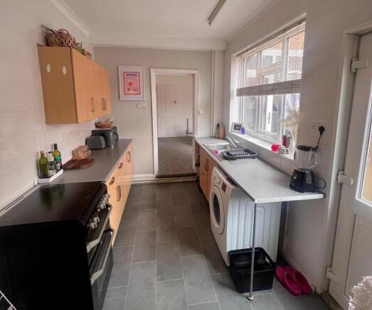 Kitchen 1.jpg