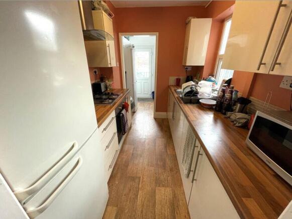 37 brough - kitchen