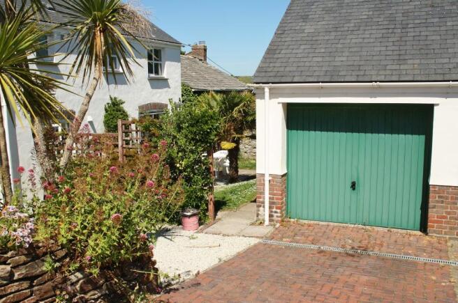 Garage & Driveway