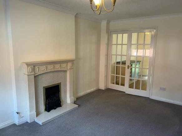 Attractive lounge (front)