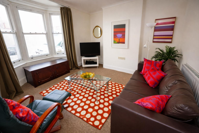 ce0f925b-981e-4a8c-b66d-8d21c091bf5f gordan lounge