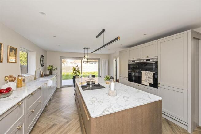 Sark Gardens 14B-012-1.jpg