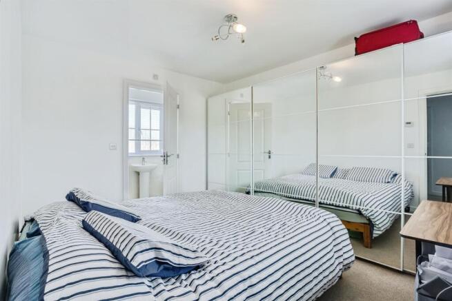 3 bed Detached for sale Image 6