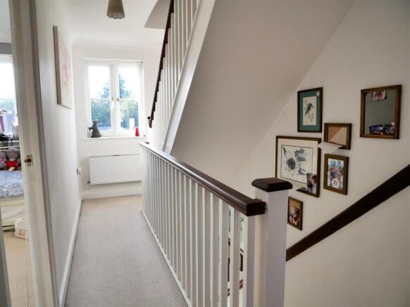 FIRST FLOOR LANDING