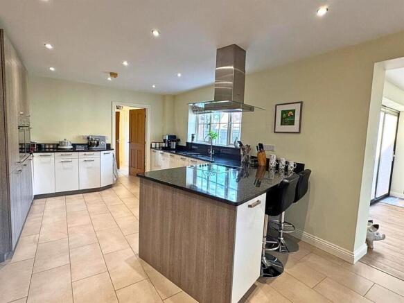 Kitchen/Breakfast Room