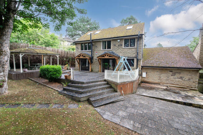 6 bed Detached for sale Image 4