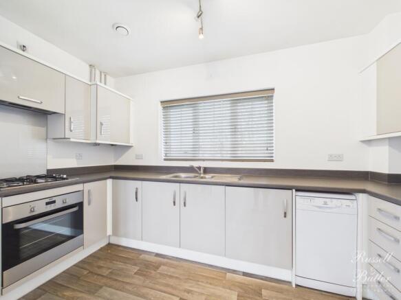 CAM01995G0-PR0409-STILL012