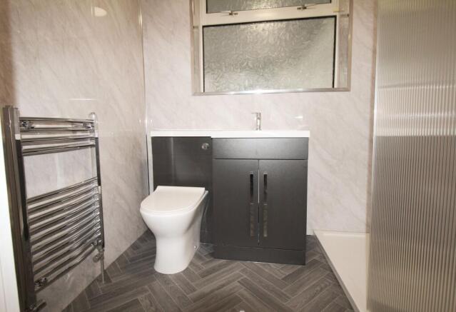 2 bed Detached Bungalow to rent Image 4