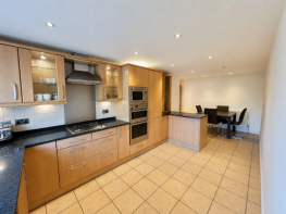 10, 2 Elmwood House, Crescent Road, Enfield EN2 7AR
