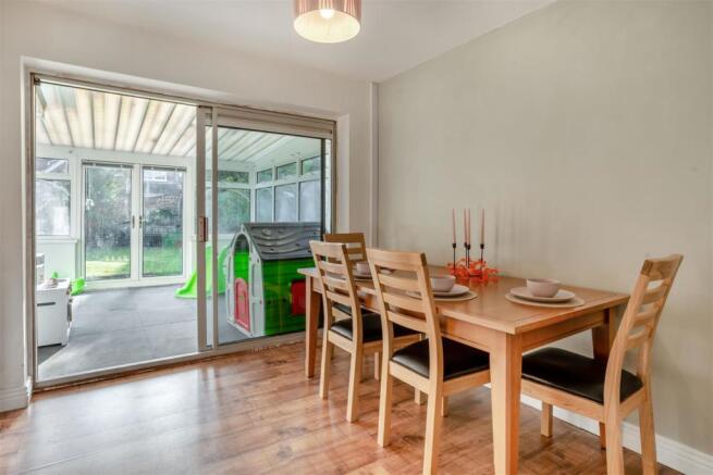 8524592-interior17.jpg