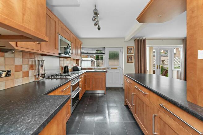 OPEN-PLAN DINING KITCHEN
