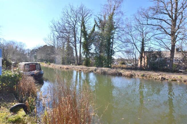 Canal.JPG