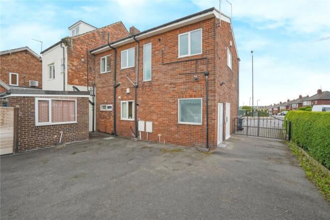 2 bed Apartment for sale Image 4