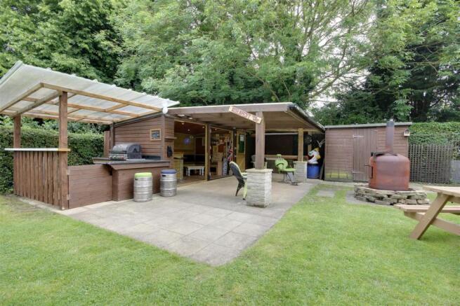 Outdoor Entertaining Area