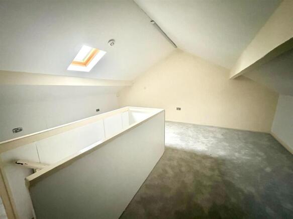 4 bed Terraced for sale Image 5