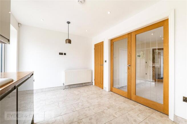 3 bed Semi-Detached for sale Image 9