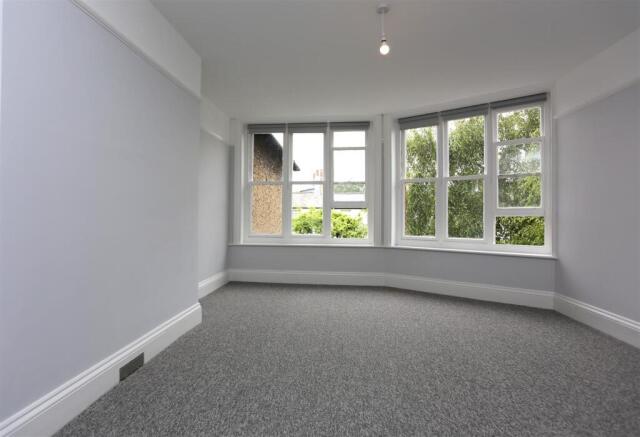 3, 18 Clifton Road (3).JPG