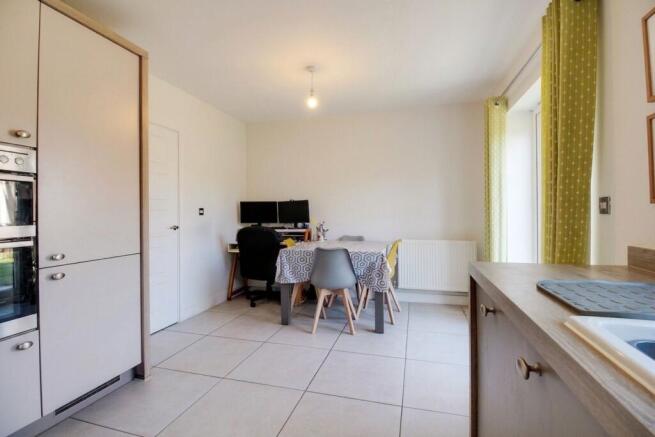 Kitchen / Ddiner