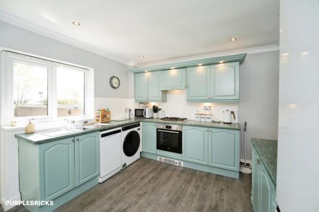 3 bed Semi-Detached for sale Image 12