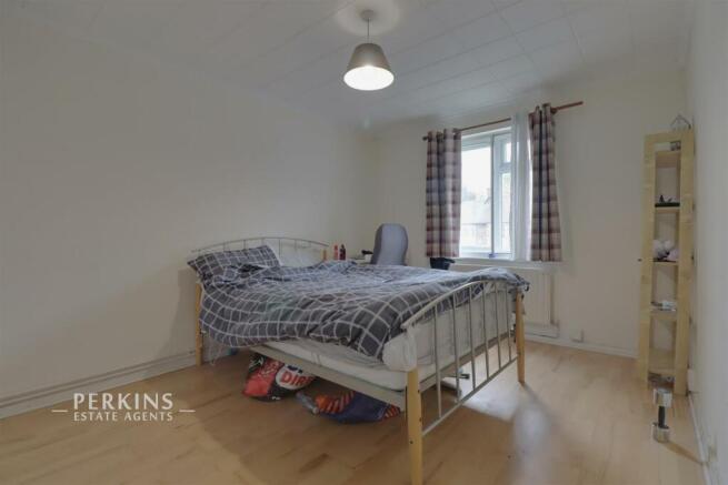 bedroom2.jpg