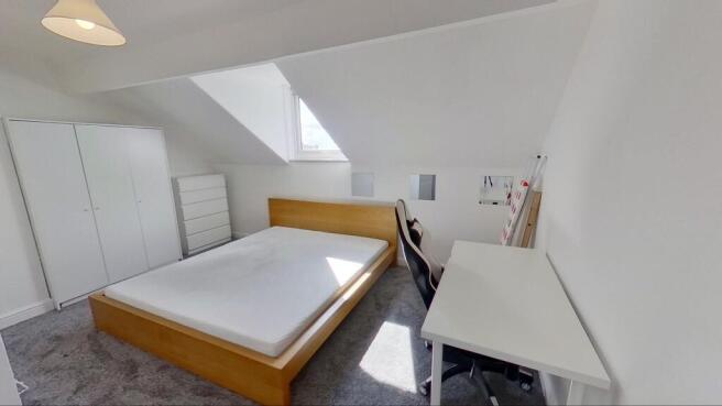 4 bed Terraced to rent Image 6